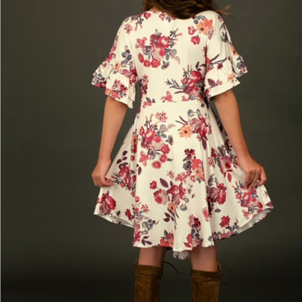 NWT Mia Joy by Joyfolie EMILIA DRESS IN CREAM FLORAL SIZE 7 - Picture 2 of 4